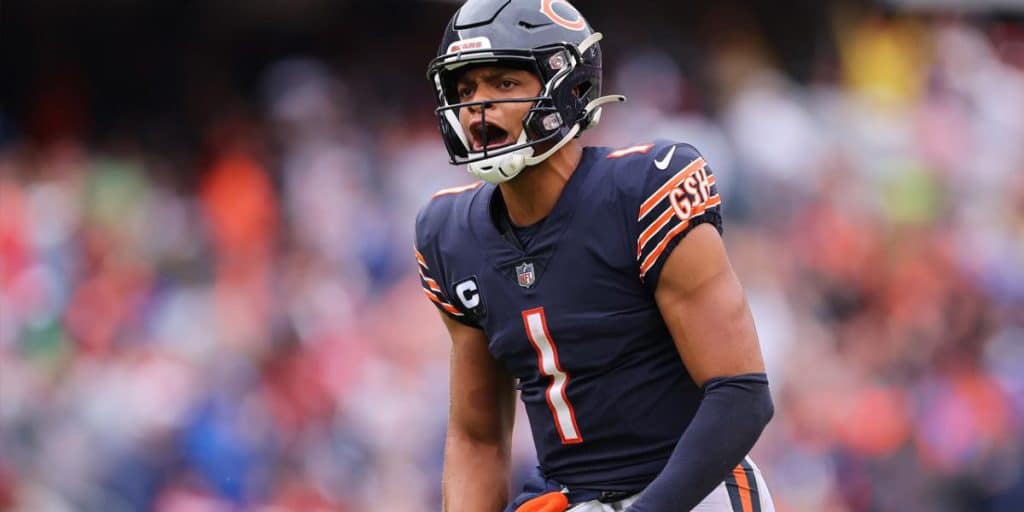 Justin Fields rushes for 147 yards in another Bears loss