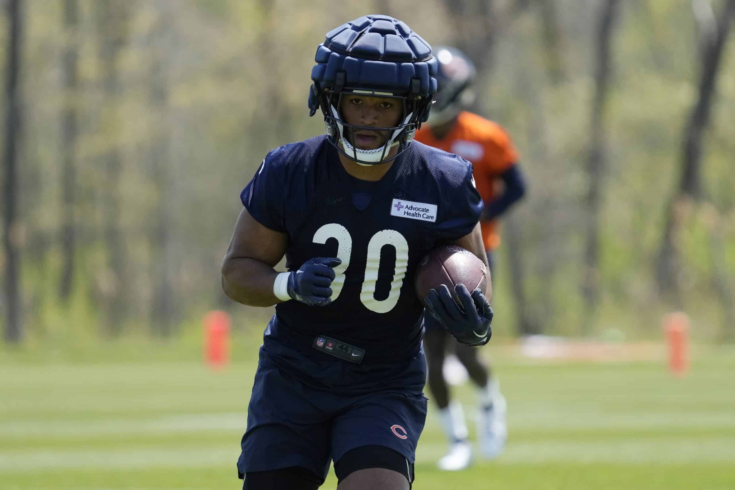 Chicago Bears on X: .@roschon is a leader on & off the field   / X