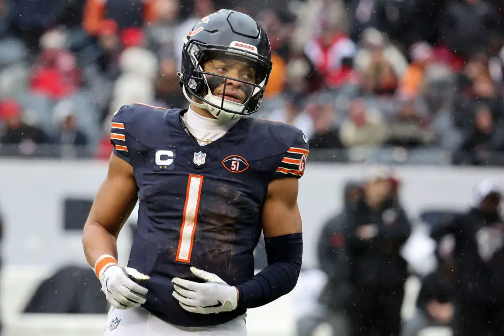 REPORT: Chicago Bears QB Justin Fields' trade value is no longer worth ...