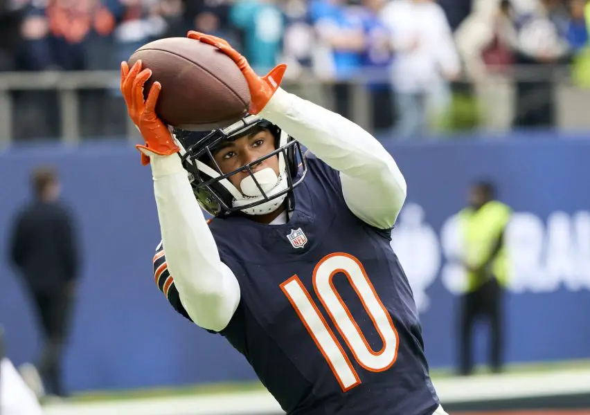  Chicago Bears wide receiver Tyler Scott catching a pass 