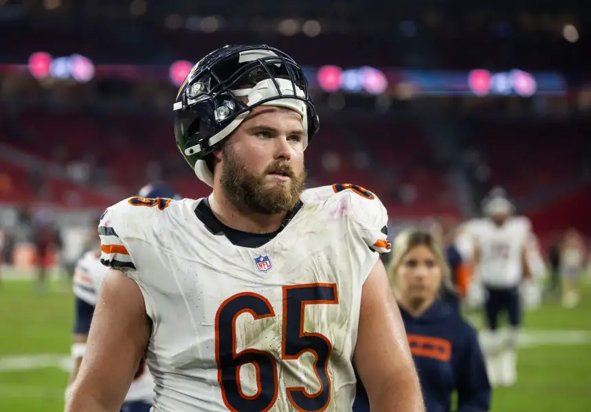 Chicago Bears center Coleman Shelton