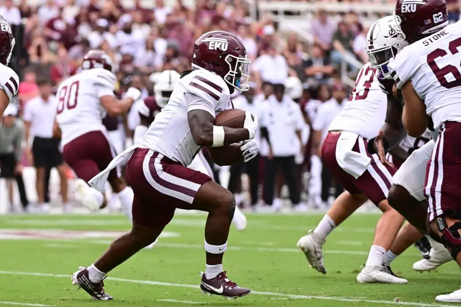 Eastern Kentucky Colonels running back Joshua Carter (8) runs the ball agains the Mississippi State Bulldogs during the first quarter at Davis Wade Stadium at Scott Field. 