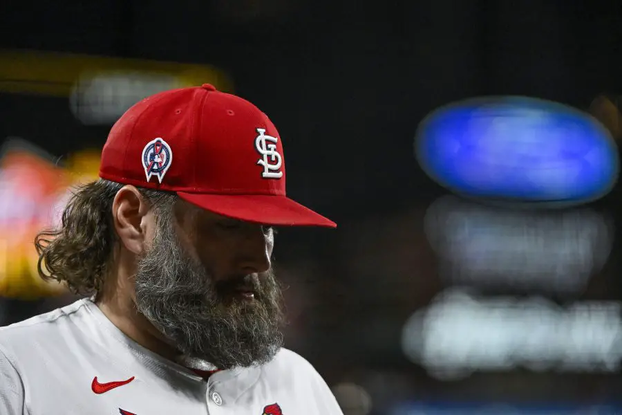 Former St. Louis Cardinals starting pitcher Lance Lynn is in talks witht the Chicago Cubs.